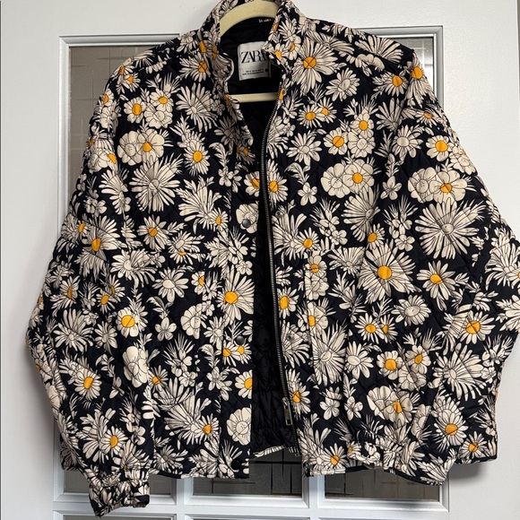 Zara Black Floral Daisy Bomber Jacket with White and Yellow Accents - Picture 7 of 9